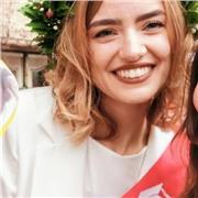 Insegnante di latino, greco, italiano, storia e geografia. Disponibile per aiuto compiti e aiuto tesi triennali e magistrali